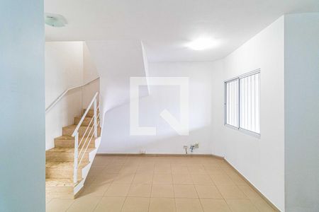 Sala de casa de condomínio à venda com 3 quartos, 100m² em Jardim Sarah, São Paulo