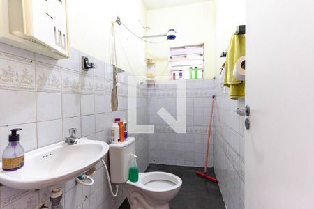 Casa à venda com 250m², 4 quartos e 4 vagas Casa à venda com 250m², 4 quartos e 4 vagasBanheiro