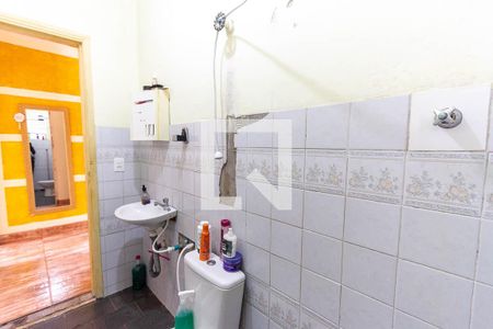 Casa à venda com 250m², 4 quartos e 4 vagas Casa à venda com 250m², 4 quartos e 4 vagasBanheiro