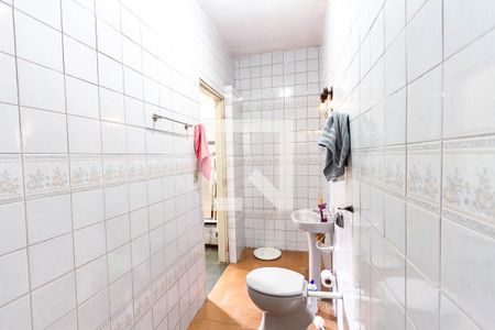 Casa à venda com 250m², 4 quartos e 4 vagas Casa à venda com 250m², 4 quartos e 4 vagasBanheiro da Suite