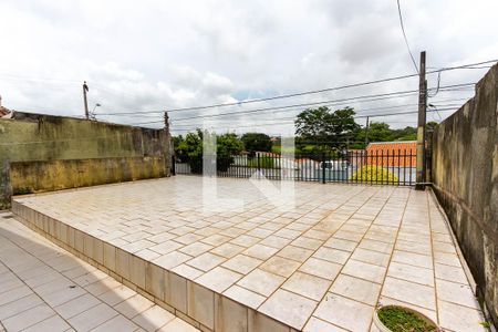 Casa à venda com 250m², 4 quartos e 4 vagas Casa à venda com 250m², 4 quartos e 4 vagasPateo da frente da casa