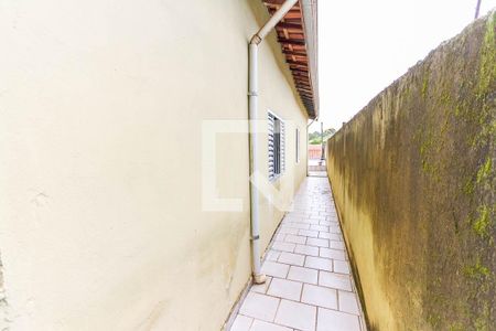 Casa à venda com 250m², 4 quartos e 4 vagas Casa à venda com 250m², 4 quartos e 4 vagasCorredor Lateral Externo