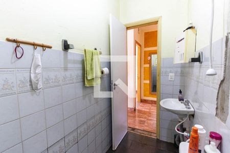 Casa à venda com 250m², 4 quartos e 4 vagas Casa à venda com 250m², 4 quartos e 4 vagasBanheiro