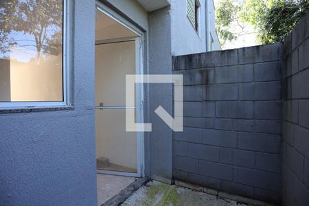 Casa de condomínio para alugar com 49m², 2 quartos e 1 vagaÁrea de serviço