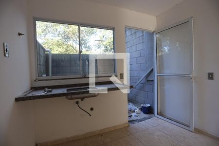 Cozinha de casa de condomínio para alugar com 2 quartos, 49m² em Da Graça, Cotia