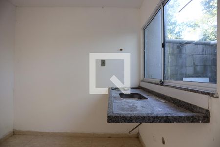 Cozinha de casa de condomínio para alugar com 2 quartos, 49m² em Da Graça, Cotia