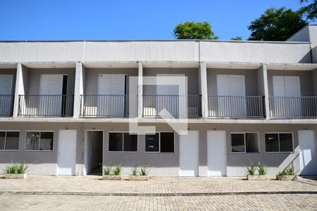 Casa de condomínio para alugar com 49m², 2 quartos e 1 vagaFachada