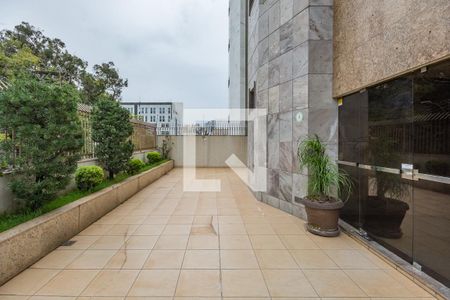 Apartamento à venda com 145m², 4 quartos e 3 vagas Apartamento à venda com 145m², 4 quartos e 3 vagasEntrada