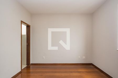 Apartamento à venda com 145m², 4 quartos e 3 vagas Apartamento à venda com 145m², 4 quartos e 3 vagasSuíte