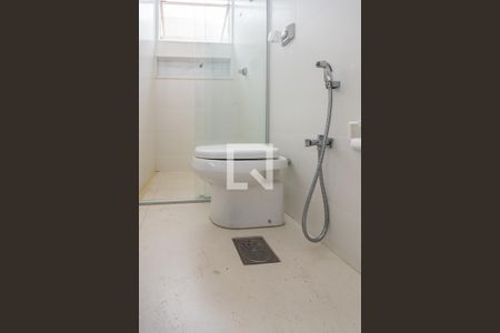 Apartamento à venda com 145m², 4 quartos e 3 vagas Apartamento à venda com 145m², 4 quartos e 3 vagasBanheiro Social