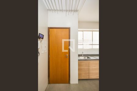 Apartamento à venda com 145m², 4 quartos e 3 vagas Apartamento à venda com 145m², 4 quartos e 3 vagasBanheiro de serviço