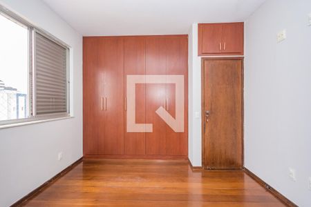 Apartamento à venda com 145m², 4 quartos e 3 vagas Apartamento à venda com 145m², 4 quartos e 3 vagasSuíte
