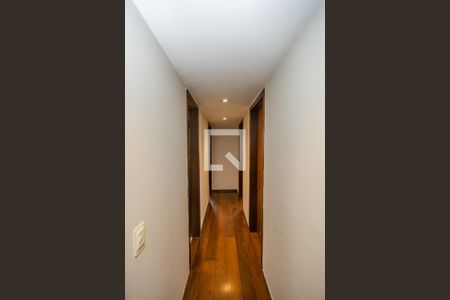 Apartamento à venda com 145m², 4 quartos e 3 vagas Apartamento à venda com 145m², 4 quartos e 3 vagasCorredor