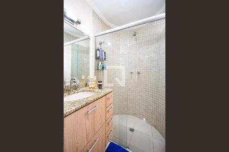 Apartamento à venda com 171m², 4 quartos e 3 vagasBanheiro da suíte 01