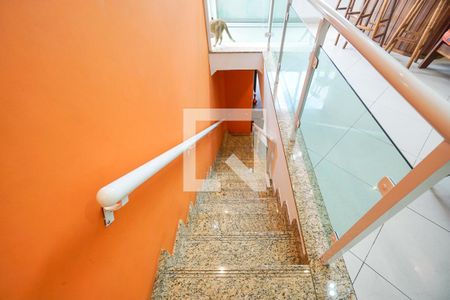 Apartamento à venda com 171m², 4 quartos e 3 vagasEscada