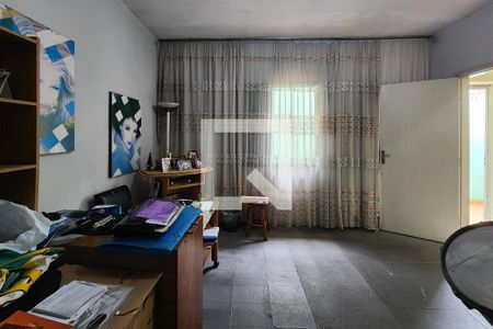 Casa à venda com 196m², 3 quartos e 3 vagas Casa à venda com 196m², 3 quartos e 3 vagasEscritório