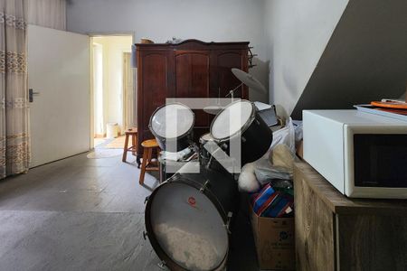 Casa à venda com 196m², 3 quartos e 3 vagas Casa à venda com 196m², 3 quartos e 3 vagasEscritório