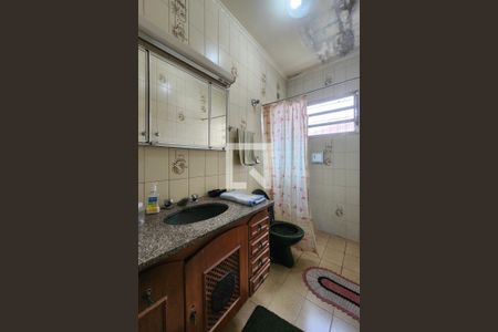 Casa à venda com 196m², 3 quartos e 3 vagas Casa à venda com 196m², 3 quartos e 3 vagasBanheiro