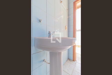 Casa à venda com 230m², 4 quartos e 2 vagasBanheiro de serviço