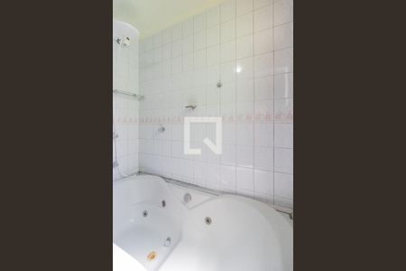 Casa à venda com 230m², 4 quartos e 2 vagasBanheiro da Suíte