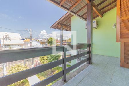 Casa à venda com 230m², 4 quartos e 2 vagasVaranda