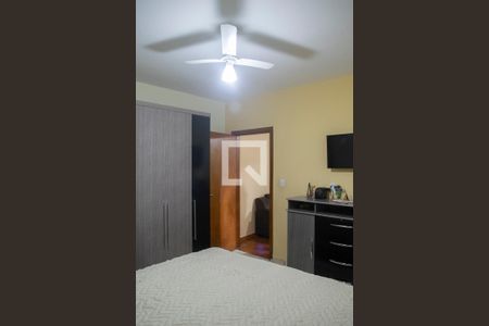 Casa à venda com 240m², 4 quartos e 1 vaga Casa à venda com 240m², 4 quartos e 1 vagaQuarto 1