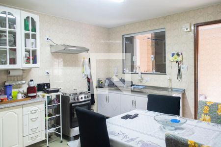 Casa à venda com 240m², 4 quartos e 1 vaga Casa à venda com 240m², 4 quartos e 1 vagaCozinha 2