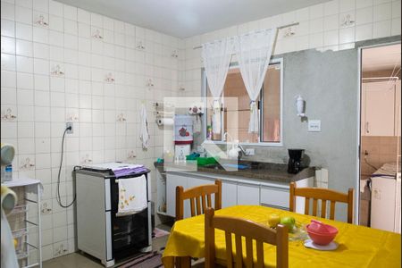 Casa à venda com 240m², 4 quartos e 1 vaga Casa à venda com 240m², 4 quartos e 1 vagaCozinha 1