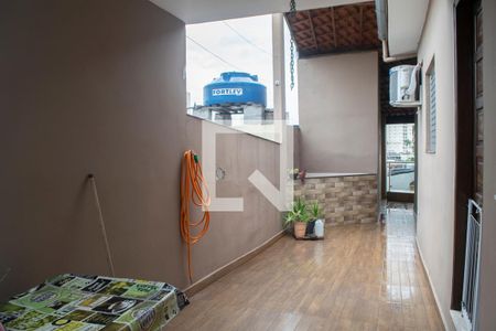 Casa à venda com 240m², 4 quartos e 1 vaga Casa à venda com 240m², 4 quartos e 1 vagaQuintal casa 2