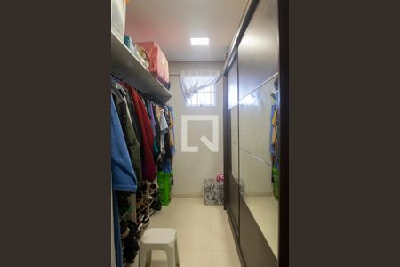 Casa à venda com 240m², 4 quartos e 1 vaga Casa à venda com 240m², 4 quartos e 1 vagaQuarto 4