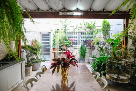 Casa à venda com 138m², 3 quartos e 2 vagasQuintal