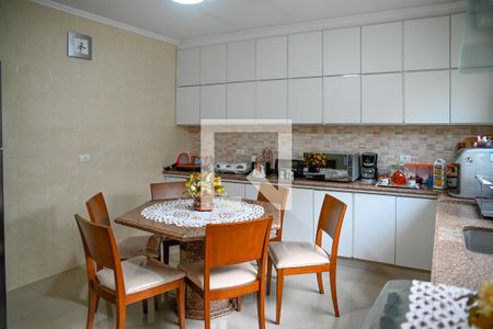 Casa à venda com 138m², 3 quartos e 2 vagasCozinha