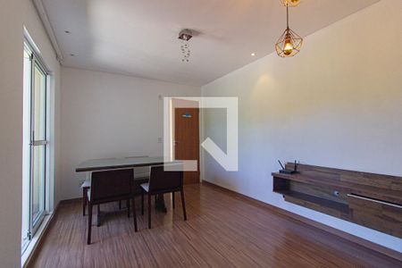 Sala de apartamento para alugar com 3 quartos, 62m² em Santa Cândida, Curitiba