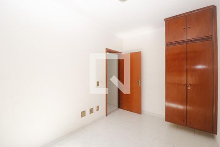 Casa à venda com 274m², 3 quartos e 4 vagasQuarto de Serviço