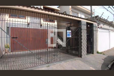 Casa à venda com 274m², 3 quartos e 4 vagas Casa à venda com 274m², 3 quartos e 4 vagasFachada