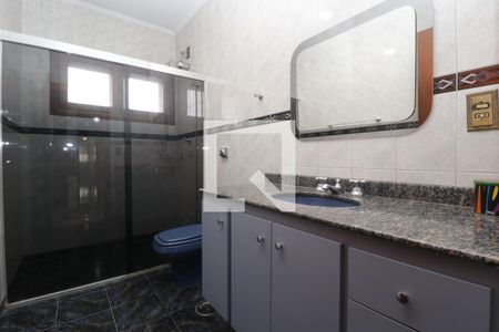 Casa à venda com 274m², 3 quartos e 4 vagasBanheiro da Suíte 3