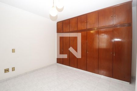 Quarto 1 - Suíte de casa à venda com 3 quartos, 274m² em Vila Paulicéia, São Paulo
