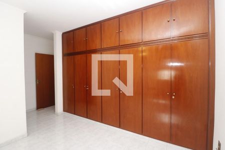 Casa à venda com 274m², 3 quartos e 4 vagasQuarto 3 - Suíte