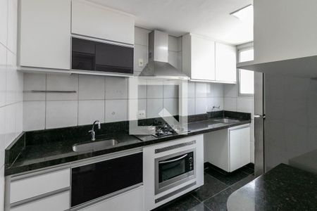 Apartamento para alugar com 134m², 3 quartos e 2 vagas Apartamento para alugar com 134m², 3 quartos e 2 vagasCozinha e Área de Serviço