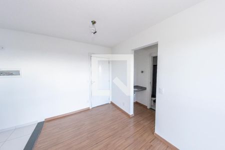 Sala de casa para alugar com 1 quarto, 34m² em Vista Alegre, Rio de Janeiro