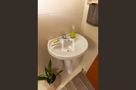 Apartamento à venda com 48m², 1 quarto e sem vaga Apartamento à venda com 48m², 1 quarto e sem vagaBanheiro Social - Pia de Cerâmica