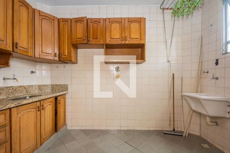 Cozinha de apartamento para alugar com 2 quartos, 58m² em Carlos Prates, Belo Horizonte