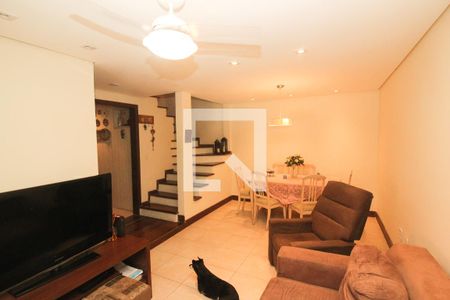 Sala de casa de condomínio à venda com 4 quartos, 105m² em Glória, Porto Alegre