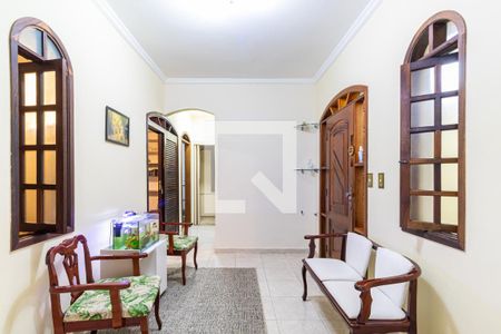 Casa para alugar com 260m², 4 quartos e 2 vagas Casa para alugar com 260m², 4 quartos e 2 vagasSala de Estar