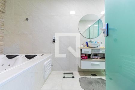 Casa para alugar com 260m², 4 quartos e 2 vagas Casa para alugar com 260m², 4 quartos e 2 vagasBanheiro da Suíte