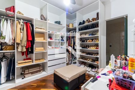 Casa para alugar com 260m², 4 quartos e 2 vagas Casa para alugar com 260m², 4 quartos e 2 vagasQuarto 4/Closet - Suíte