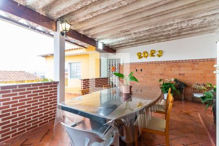 Casa para alugar com 260m², 4 quartos e 2 vagas Casa para alugar com 260m², 4 quartos e 2 vagasÁrea Gourmet