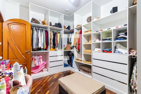 Casa para alugar com 260m², 4 quartos e 2 vagas Casa para alugar com 260m², 4 quartos e 2 vagasQuarto 4/Closet - Suíte