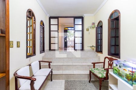 Casa para alugar com 260m², 4 quartos e 2 vagas Casa para alugar com 260m², 4 quartos e 2 vagasSala de Estar