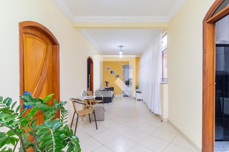 Casa para alugar com 260m², 4 quartos e 2 vagas Casa para alugar com 260m², 4 quartos e 2 vagasHall dos Quartos